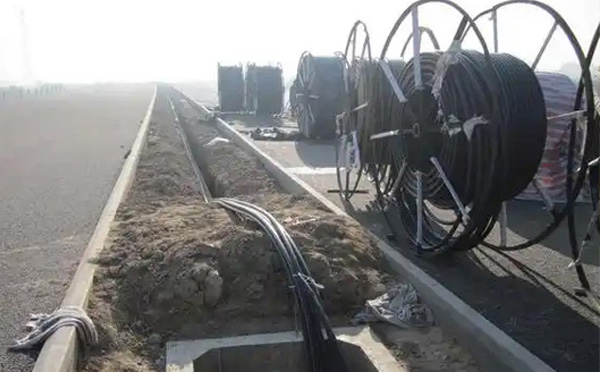 现代通信网络建设指南:临夏县光缆施工全流程技术解析与质量控制 现代通信网络建设指南:临夏县光缆施工全流程技术解析与质量控制